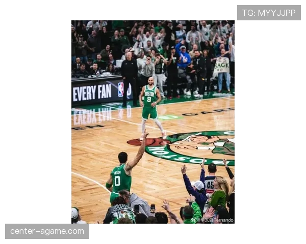 杰森·塔图姆突破拉开防守差距，关键时刻得分占比提升显著